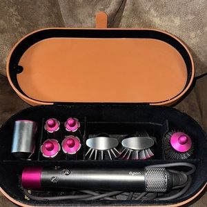 Dyson air wrap! Gently used. All attachments included w originally packaging/box